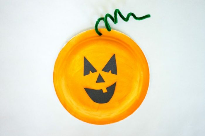 Build Your Own Pumpkin from a paper plate kids halloween Craft