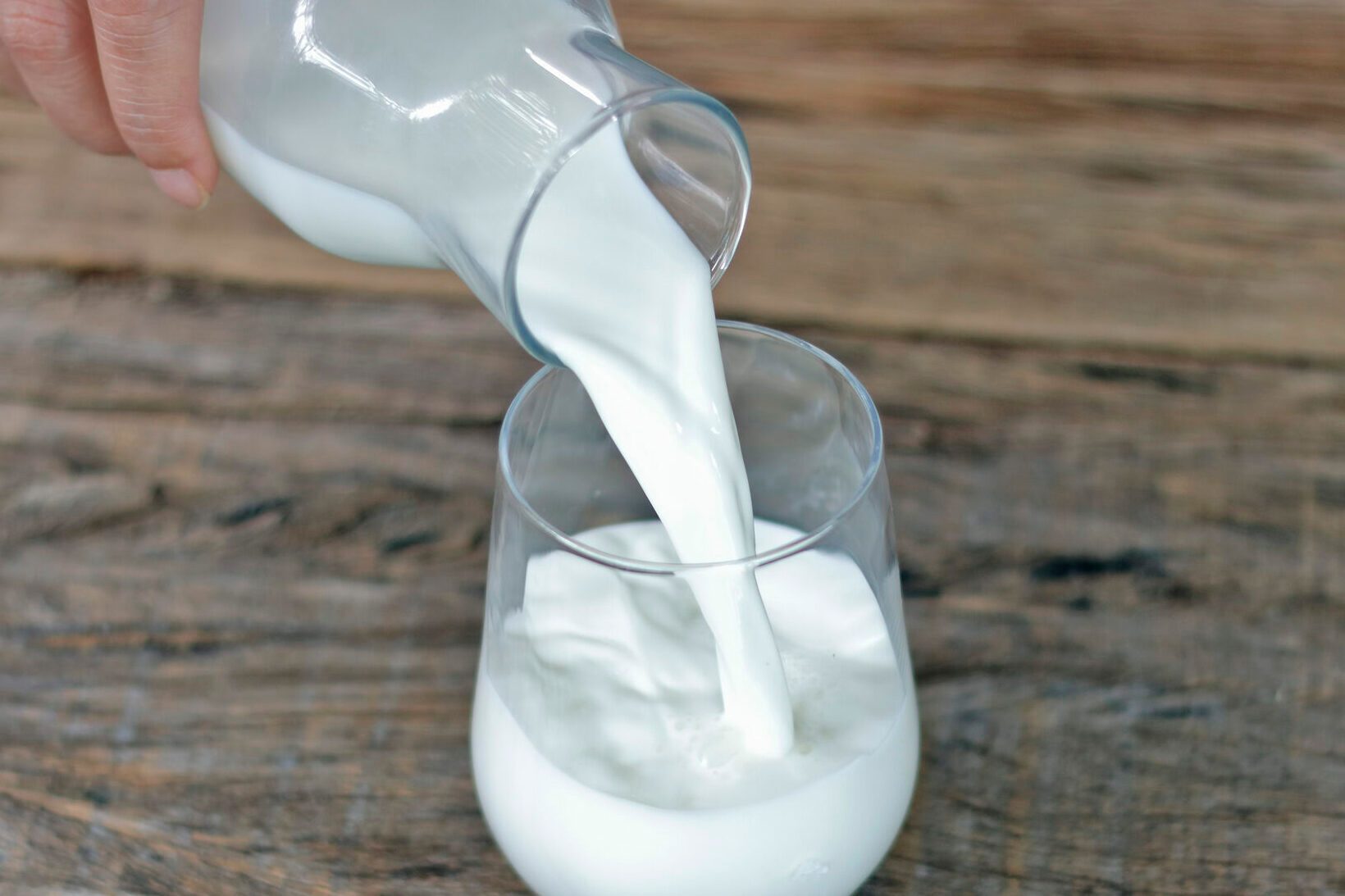 Here’s the Reason Why Americans Refrigerate Milk and Europeans Don’t
