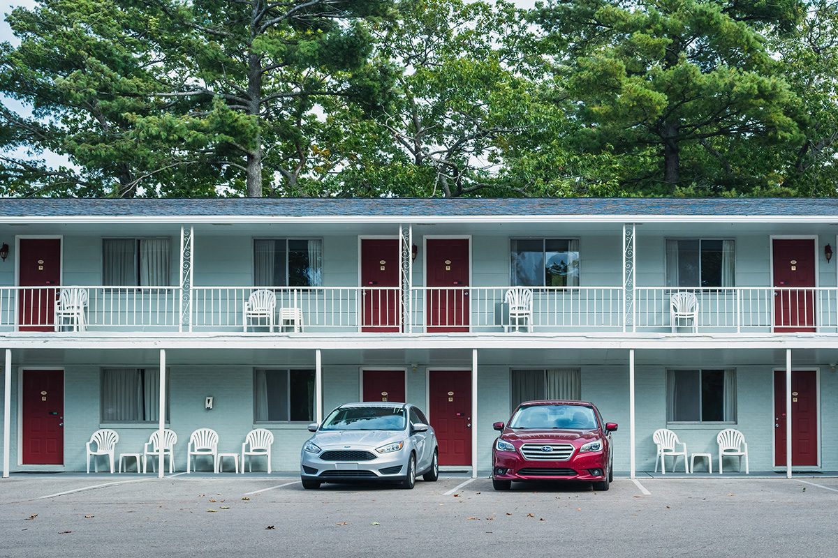 How to Find Places to Sleep for Cheap on a Road Trip